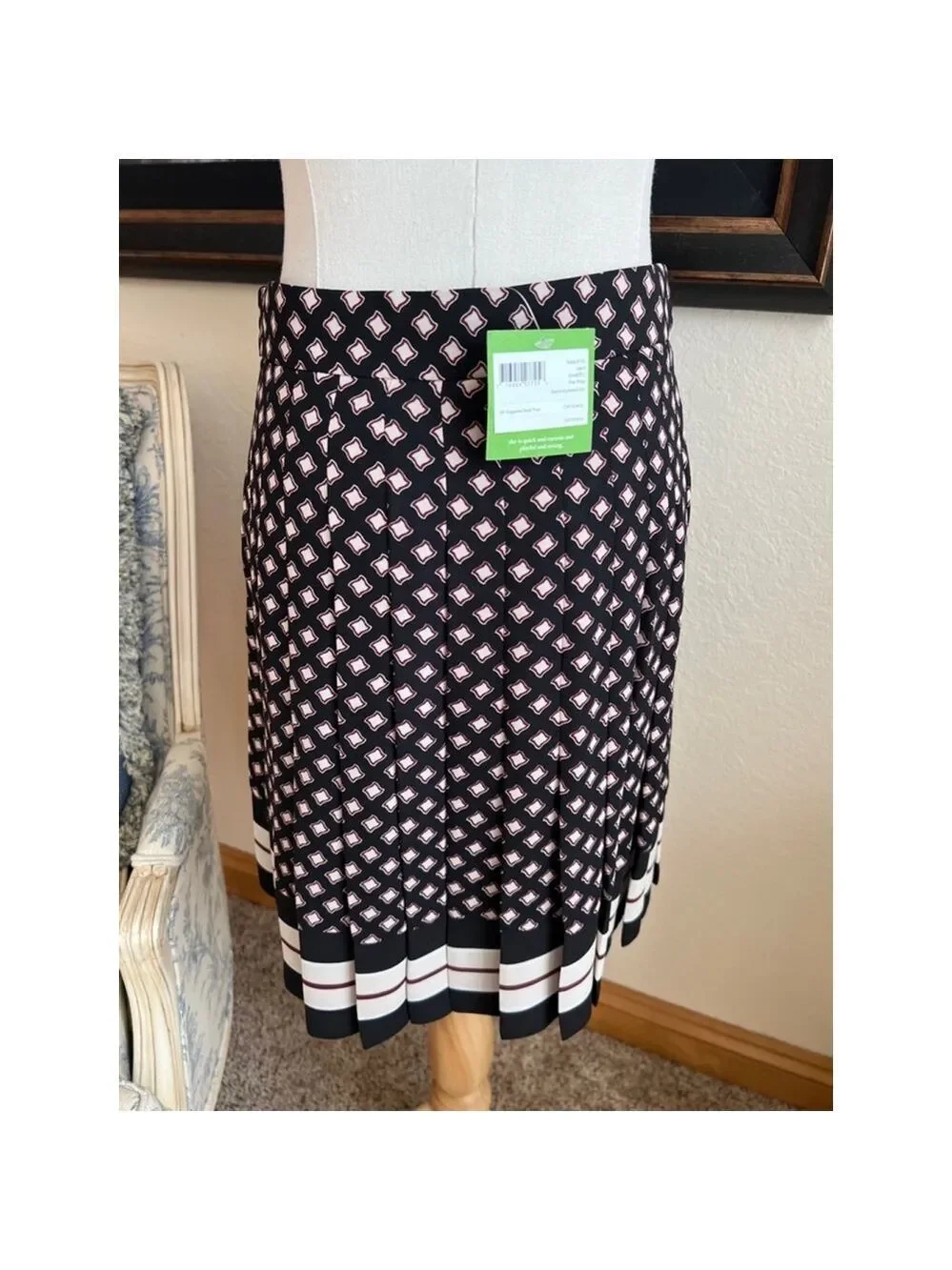 New Kate spade Women's Pleated Skirt Black Burgundy Size 6
